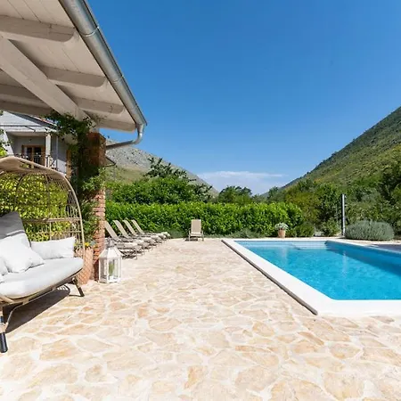 House With Pool Ela Srinjine